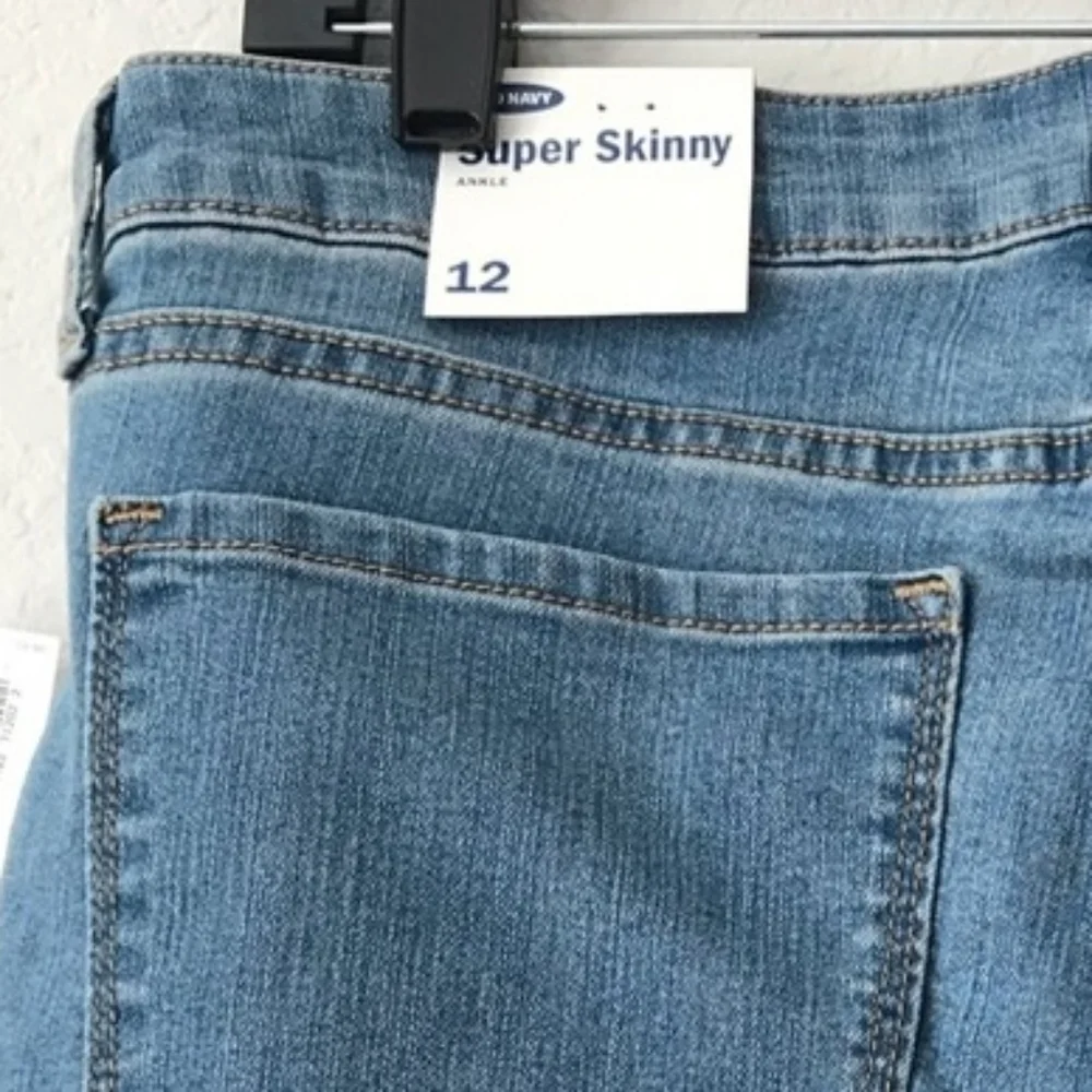 New! Old Navy Ankle Length Cropped Medium Wash Skinny Jeans 12